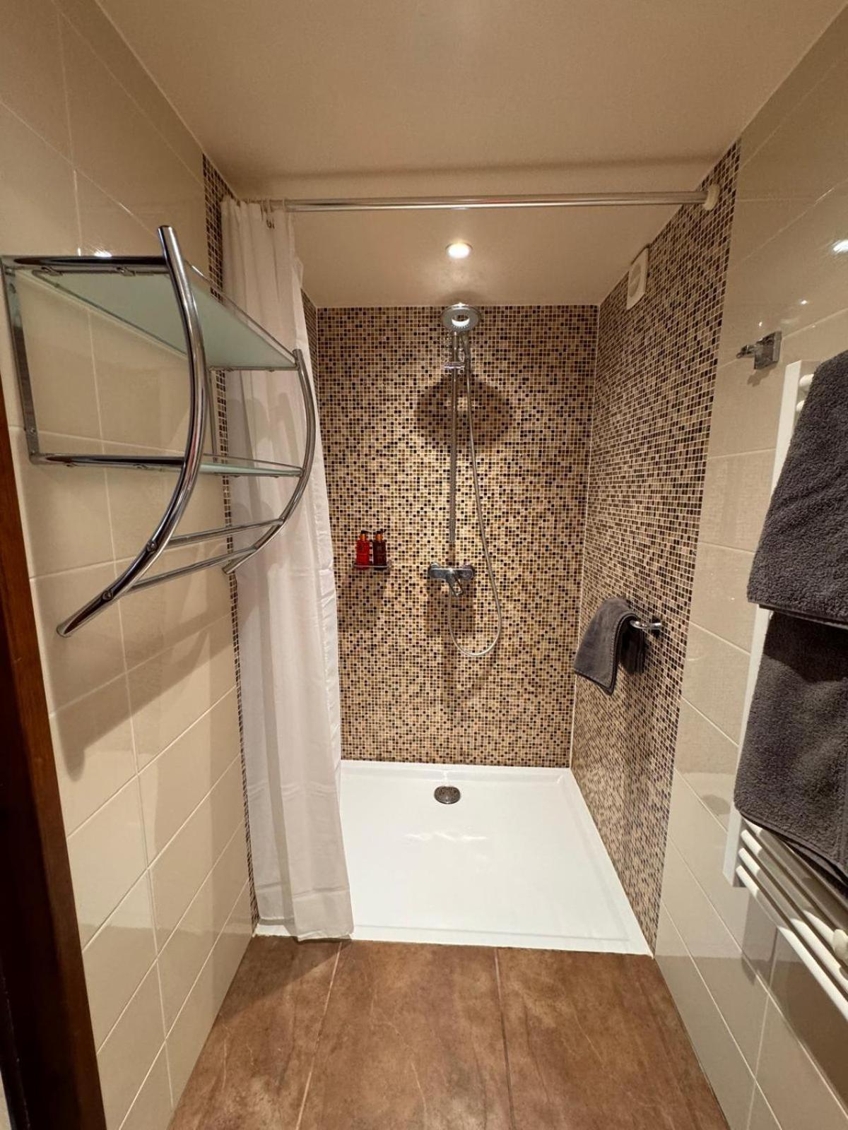 B&B Maison Des Etoiles Chambre D'Hotes Adult Only Verrieres  المظهر الخارجي الصورة